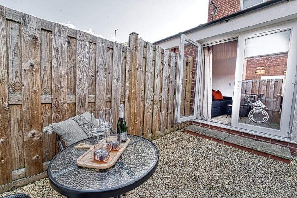 Guest Homes - Watledge House Apartment Tewkesbury Dış mekan fotoğraf