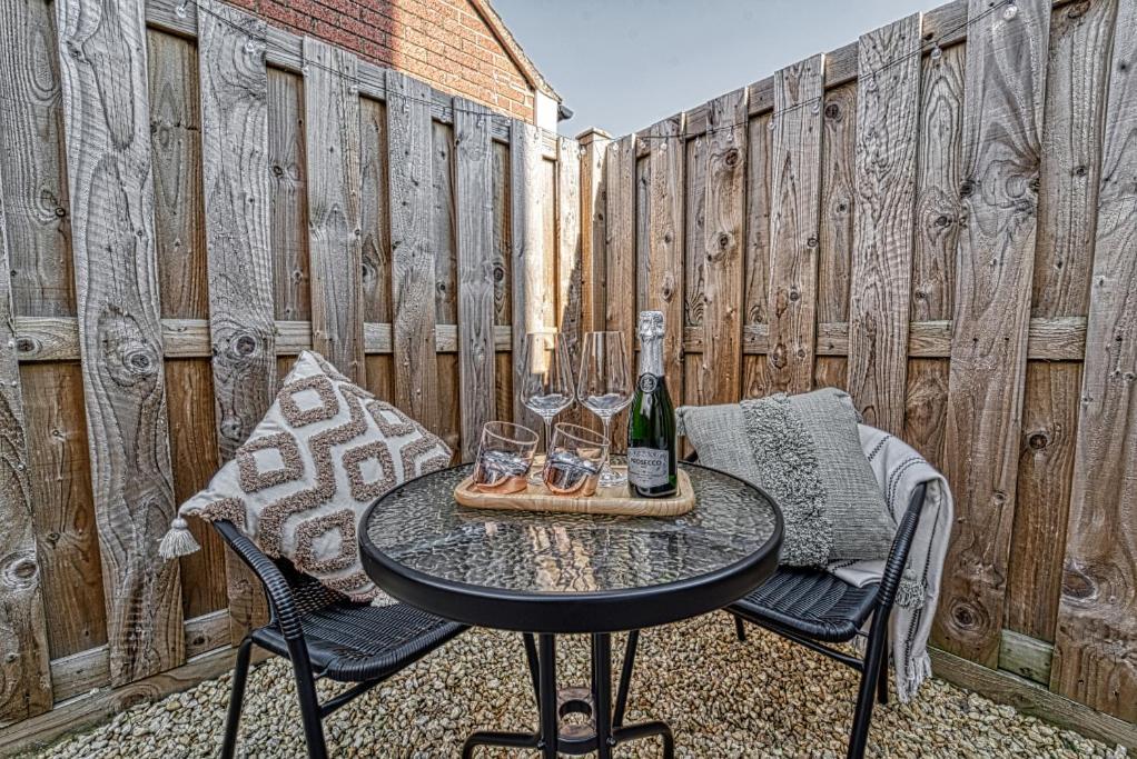 Guest Homes - Watledge House Apartment Tewkesbury Dış mekan fotoğraf